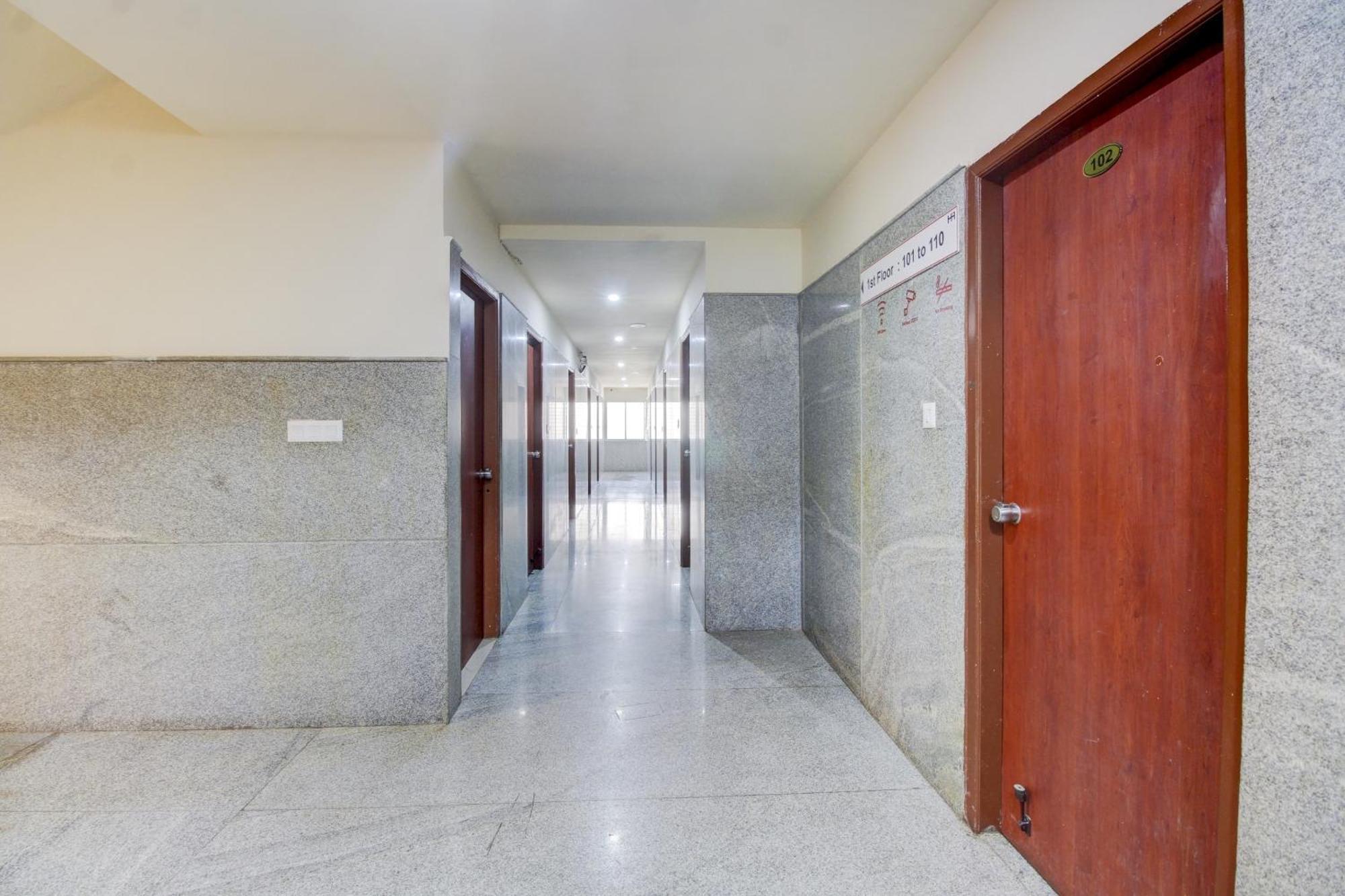 Super Hotel O Nar Comforts Near Ksr Railway Station Bangalore Luaran gambar